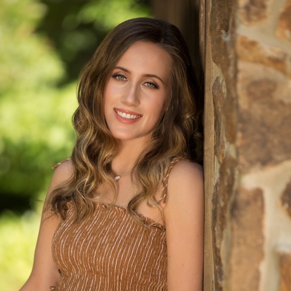 Meet your Posher, Madison - Picture 1 of 1